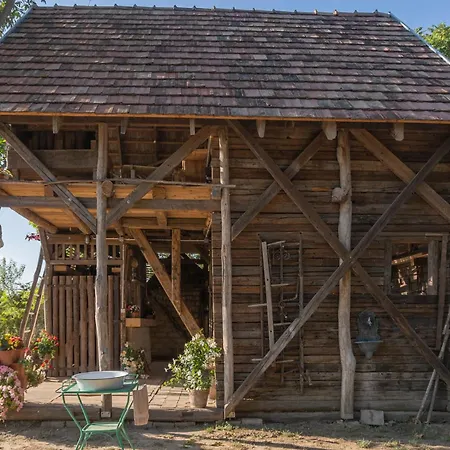 Pajta Vendeghaz Apartmán *